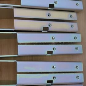 Pièces et accessoires d'emboutissage de métal CNC personnalisés pour applications OEM.