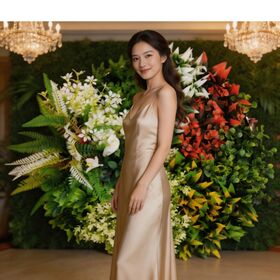 Outdoor UV-protected flowers reduce costs