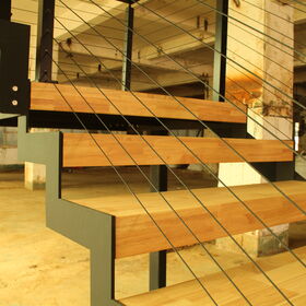 Umweltfreundliche Treppen aus Stahl und Holz – Nachhaltiges Design für Wohn- und Geschäftsräume