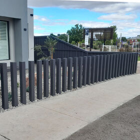Clôture Métallique en Aluminium Design Moderne avec Lattes Verticales de Haute Qualité et Haute Sécurité pour Maison et Jardin