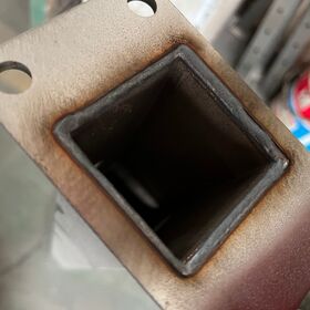 Pliage CNC de précision, estampage avancé et fabrication de métal sur mesure.