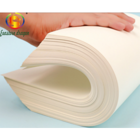 ورق تصوير A4 500 ورقة لكل رزمة 80 جرامًا معاد تدويره قليل الغبار بخصائص مضادة للكهرباء الساكنة لأداء مكتبي سلس