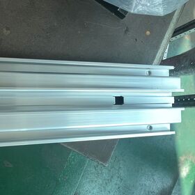 Hacemos componentes de metal a medida a través de la aplicación de doblado CNC especializado, estampado de alta precisión