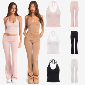 Ensemble de Sport 2 Pièces pour Femmes : Haut Court à Bretelles Halter et Leggings Évasés pour le Yoga - Tenues de Fitness Respirantes pour la Salle de Sport