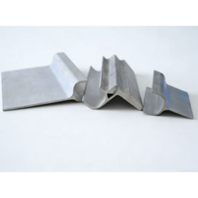 Fuente de producción mecánica aeroespacial formada especial de aluminio resistente de encargo de las piezas de la altura máxima del perfil de la protuberancia