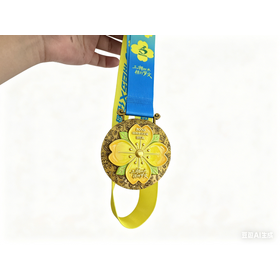 Medalla de metal para maratón