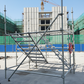 Échafaudages Ringlock d'étape rapide galvanisée par bâtiment en acier de construction d'échafaudage de Ringlock