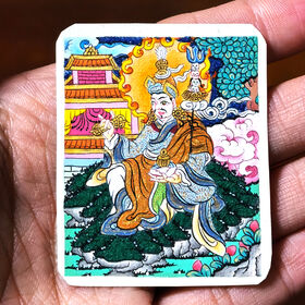 Liontin Seni Thangka Lukisan Tangan Buddha Guru Rinpoche 4,5-5,5 cm - Perhiasan Spiritual Budaya Tibet, Hadiah Keagamaan untuk Unisex