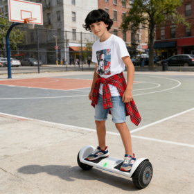 Low Moq White 6,5 "Hoverboard de auto-equilibrio para niños y adolescentes Scooter eléctrico certificado con almohadillas antideslizantes para el juego al aire libre