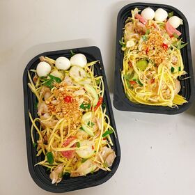 2026 Terlaris Pabrik Vietnam Wadah Makanan Plastik Sekali Pakai 4 Kompartemen dengan Tutup PET untuk Kotak Makan Restoran