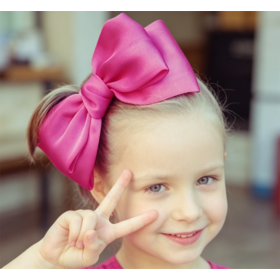Hair Bow in Fuchsia, Butterfly Hair bow in dusty pink flower bow clip, made of silk, Hairgrip Hairpin Hair decoration