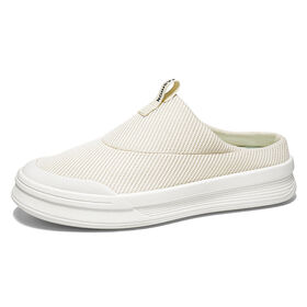 Les hommes glissent sur la grande taille de chaussures de marche confortables de maille respirable d'espadrilles
