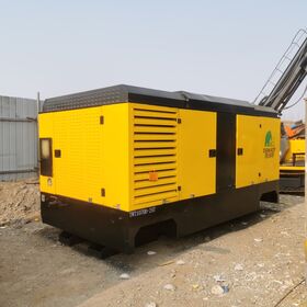 Used TWT1110D-24F air compressor with VOLVO engine, 24 bar, 31.5 M3/min. Used air compressor 523.