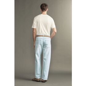 Custom wholesale high-quality men's straight-leg jeans with contrast color trims at seams