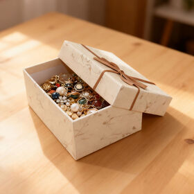 ODM Kundenspezifische Bunte Matte Laminierung Druck Kunstpapier Starre Kunst Make-up Versandbox mit Schwammlinie Kosmetikverpackung