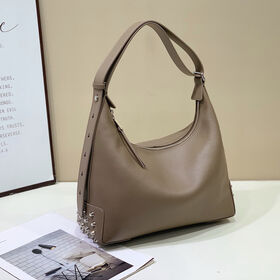 Custom Design Genuine Leather Handbag for Women Soft Cow Leather Ladies Handbag Hot with Rivets Luxury Tote 2026