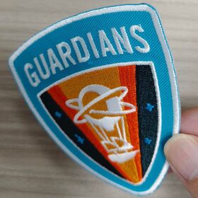 Patch Bordir Emblem Suvenir Unik Sempurna, Ramah Lingkungan, Dapat Dicuci, Bersertifikat OEKO-TEX Standard 100, Premium Guardians
