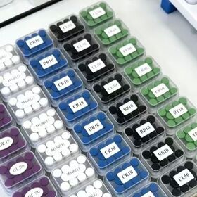 China Fabrik Drittanbieter-verifiziertes Peptidpulver, Feinchemikalien mit strenger Qualitätsüberwachung, kundenspezifische Verpackung RT10mg, Versand per Luftfracht