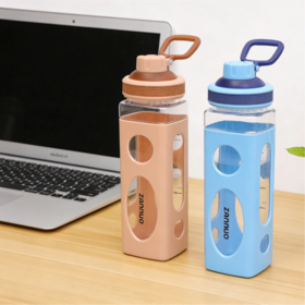 Linda botella de agua de paja para niños de dibujos animados con correa ajustable, taza de niño a prueba de fugas sin BPA para la escuela y al aire libre