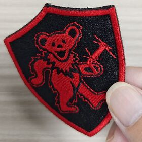 Patch Bordir Grosir Ramah Lingkungan Tahan Lama Bersertifikat ISO Kualitas Premium untuk Lencana - Grateful Dead Red Bear Rockband