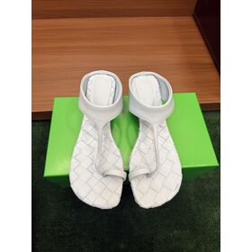 Women's Livia 40mm Flat Leather Kitten-Heel Thong Slippers Fashion Leather Woven Flip Flops Sandals Designer