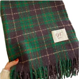 2026 New Premium Christmas Red Thick Warm Cozy Soft Fluffy Elegant Trendy Korean-Style Winter Couple Scarf