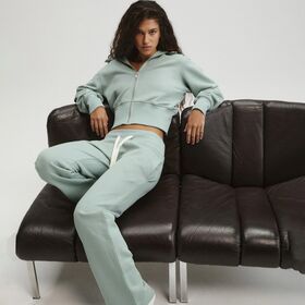 Factory 100% Organic Cotton 420gsm Contrast Embroidered Cropped And Rib Waist Straight Leg Sweatpants Women Tracksuits S