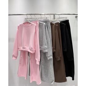 Zweiteiliges Loungewear-Set für Damen: Cropped Sweatshirt mit Rundhalsausschnitt und Wide-Leg-Jogginghose. Yoga-Bekleidung.