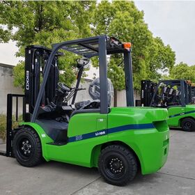2026 New Industrial 3Ton Diesel Forklift Truck.