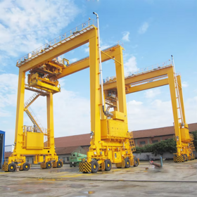 Competitive Price Crane 20 Ton 25 Ton 30 Ton Port Use Rubber Tyre Container Lift Gantry Crane Straddle Carrier