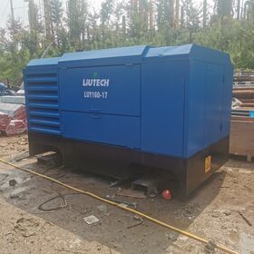 Used LUY160-17 air compressor with CUMMINS engine, 17 bar, 16 M3/min. Used air compressor 419.