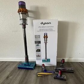 Free Shipping DYSONs V15s Detect Vacuum Cleaner