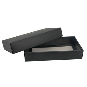 Caja de embalaje de regalo de joyería de papel de lujo con inserto personalizado OEM ODM logotipo personalizado negro mate caja inferior superior rígida