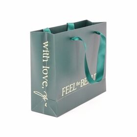 Fabricante personalizado arte impreso embalaje cosmético conjunto bolsa de papel corrugado caja de correo para productos de cuidado de la piel