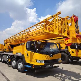 China Xuzhou 50 Tons Mobile Crane Truck QY50KD QY50K5D Truck Crane in Stock