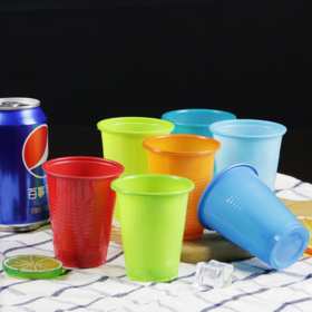 Direkt ab Werk Einweg-Doppelwand-Plastikbecher, bunte Partybecher